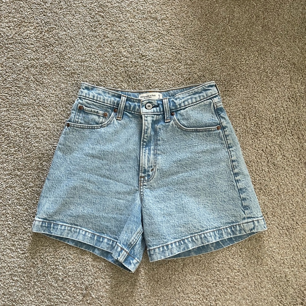 Abercrombie high rise dad shorts